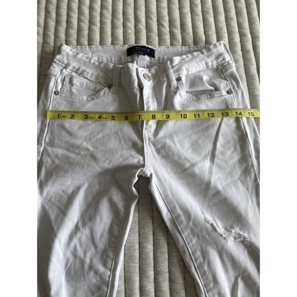 Justusa White Skinny Jeans Women's Size 27 with Distressed Legs - Picture 7 of 7
